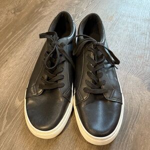 Express Black and White Sneakers Comfortable Casual Shoes